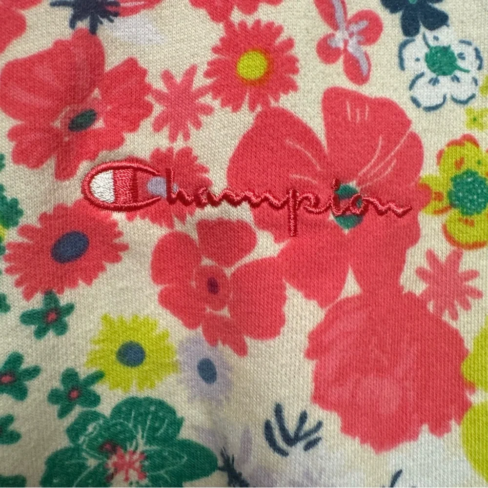 Champion Cropped Floral Crewneck Sweatshirt - Picture 5 of 8